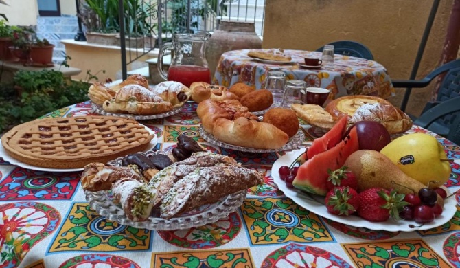 B&B Il Melograno Antico con Terrazza e Giardino