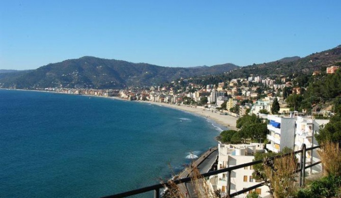 ALASSIO 20m dal mare