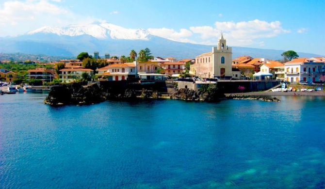 Casa Limoni a pochi passi dal mare, tra Catania, Etna e Taormina