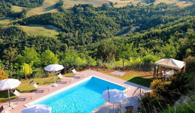 Holiday house with pool near the sea and mountains beautiful views