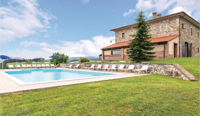 Amazing home in Acquapendente VT with Jacuzzi, WiFi and Outdoor swimming pool